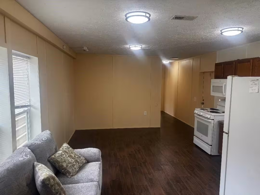 Photo 5 of 13929 Eagle Pass Street, Houston, TX