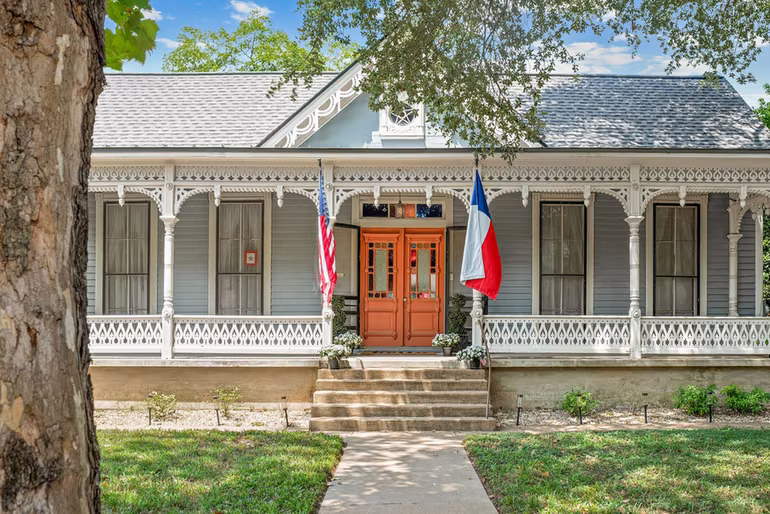 Photo 2 of 1216 Live Oak Street, Columbus, TX