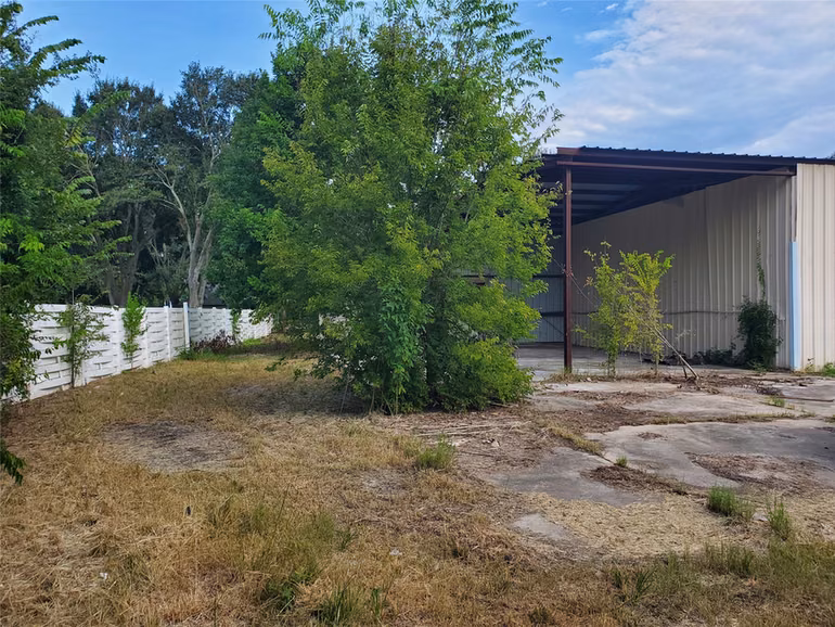 Photo 3 of 25121 Lakeview Road A, Katy, TX
