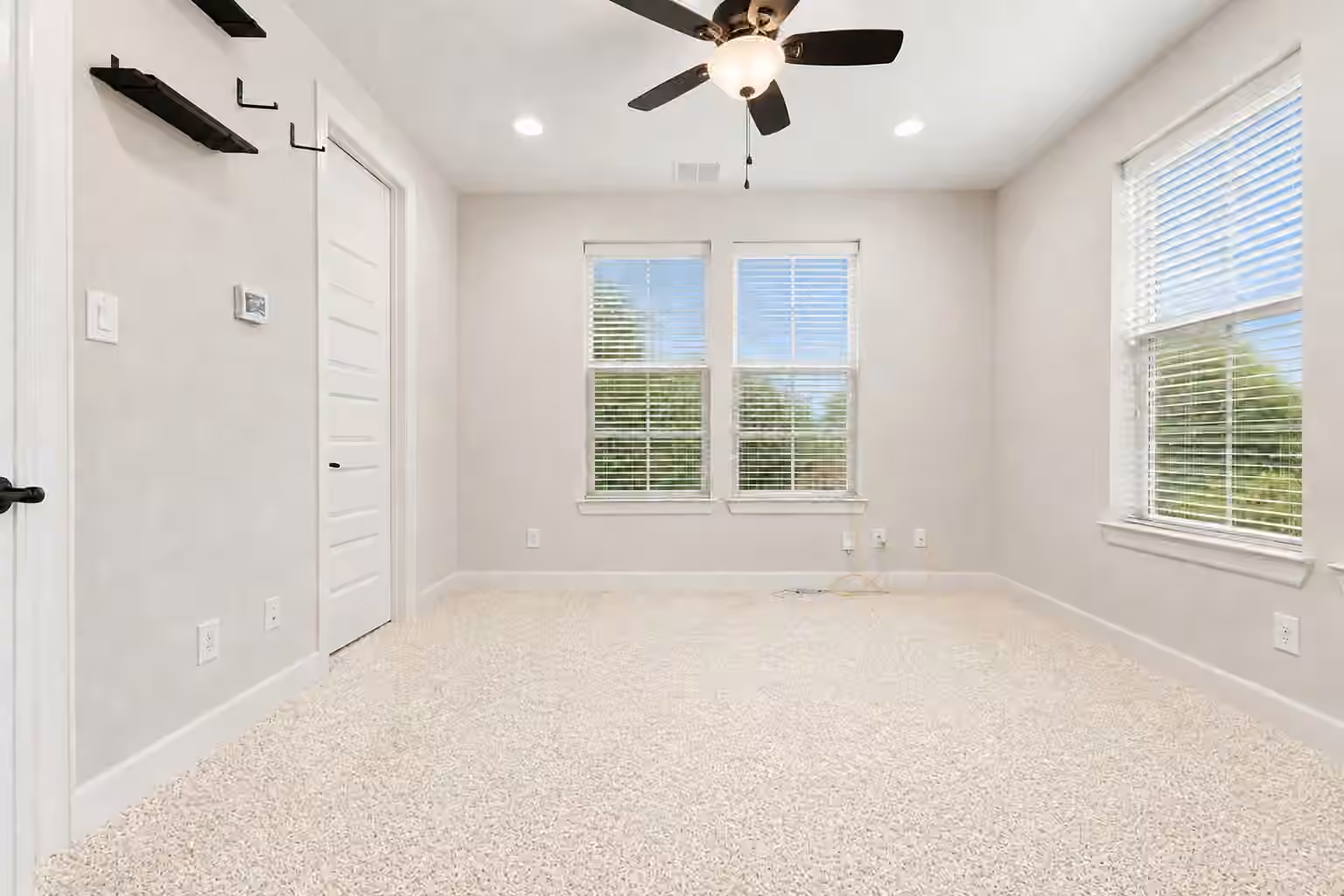 Photo 7 of 4007 Beacon Fisher Drive, Houston, TX