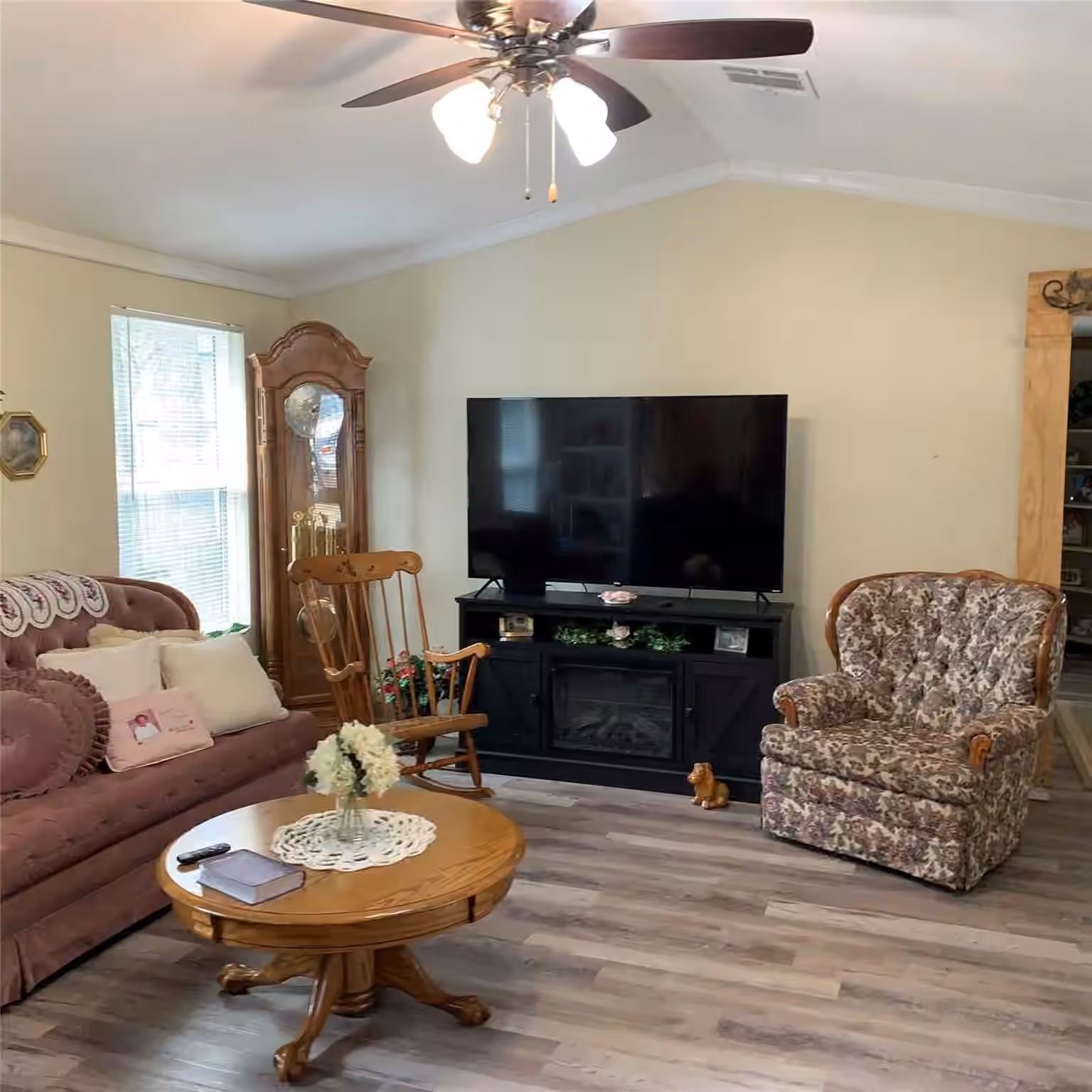 Photo 4 of 480 Sportsman Drive, Trinity, TX
