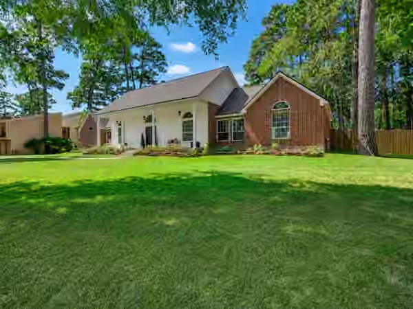 Photo 4 of 14131 Lakepoint Drive, Willis, TX