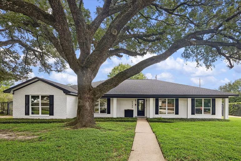 Photo of 5243 Caversham Drive, Houston, TX