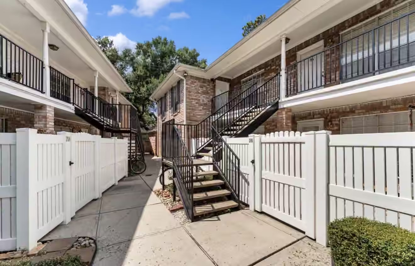 Photo of 14333 Memorial Drive 95, Houston, TX 77079