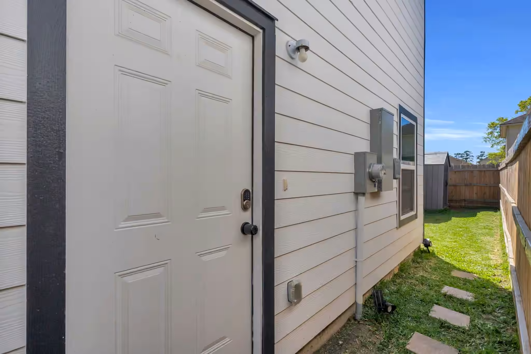 Photo 5 of 8124 Sterlingshire Street A and B, Houston, TX