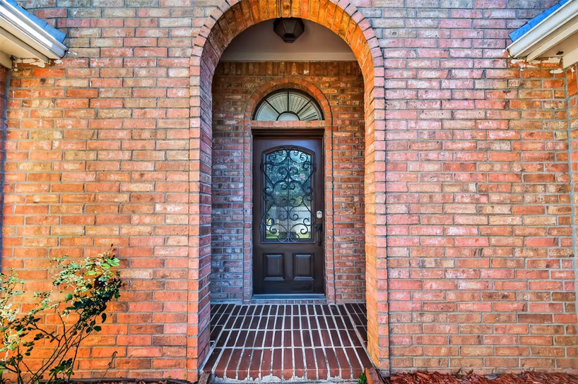 Photo 2 of 9927 Glenkirk Drive, Houston, TX