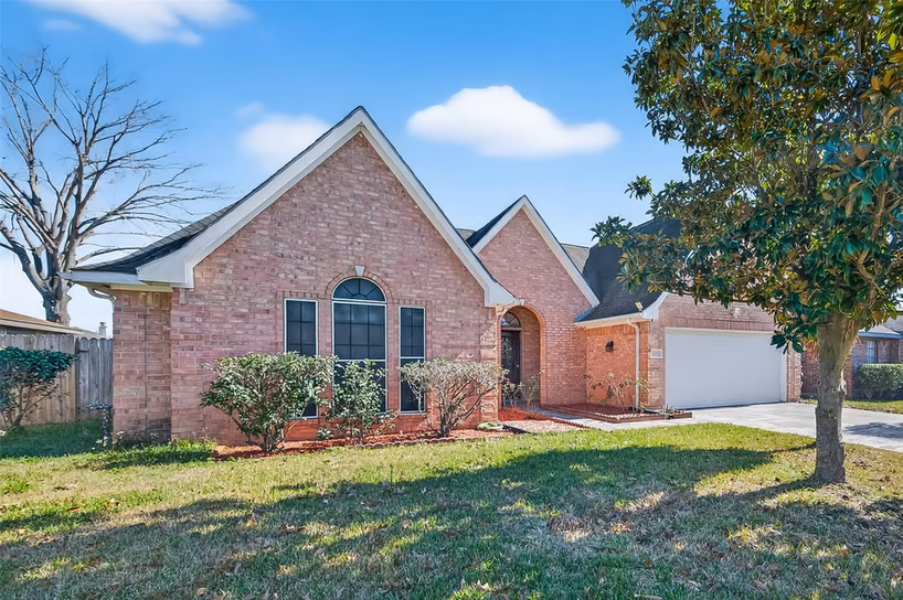 Photo 3 of 9927 Glenkirk Drive, Houston, TX