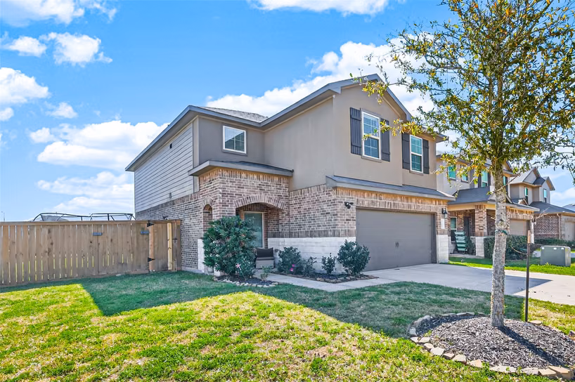 Photo 2 of 13009 Leisure Cove Drive, La Marque, TX