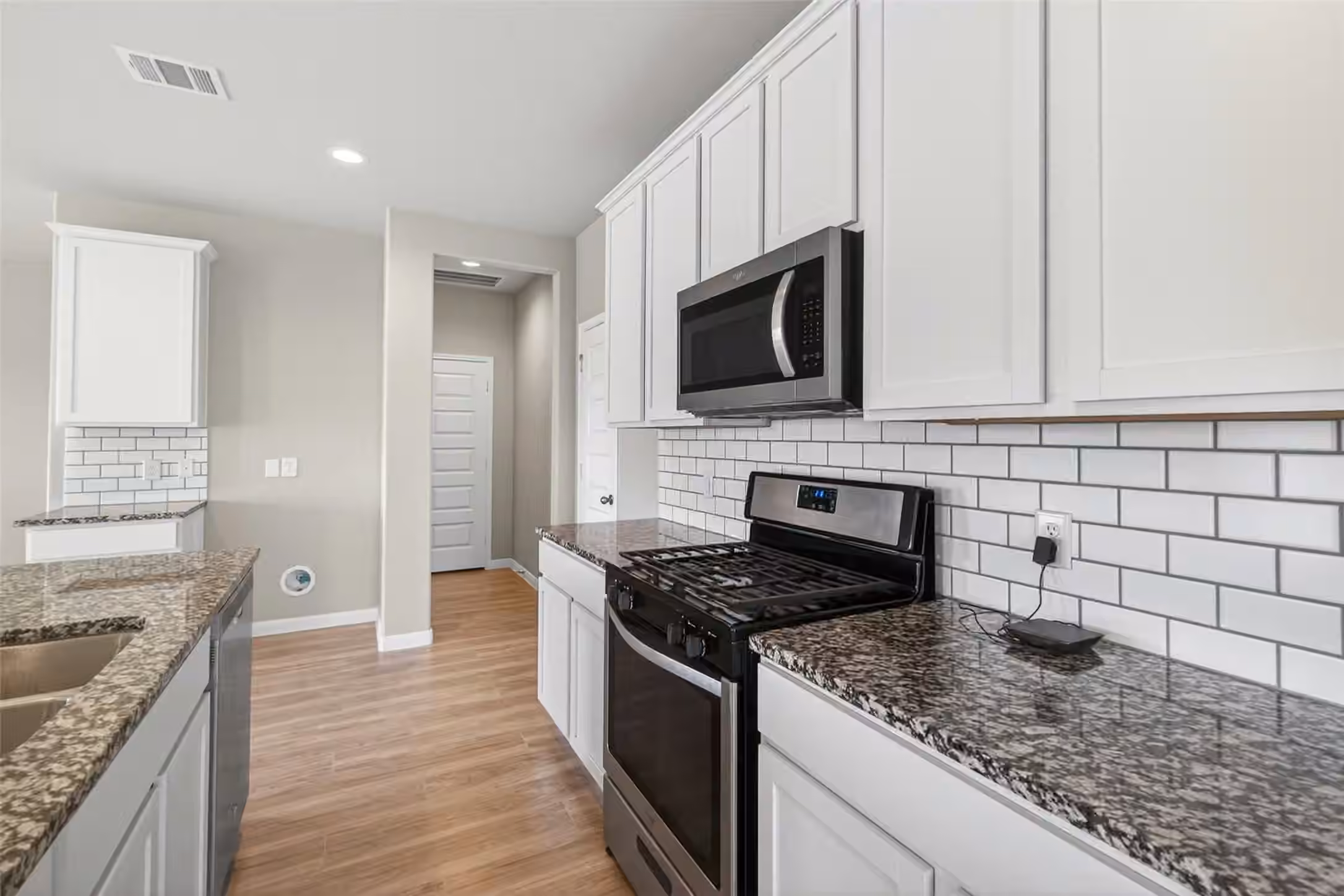 Photo 5 of 13009 Leisure Cove Drive, La Marque, TX