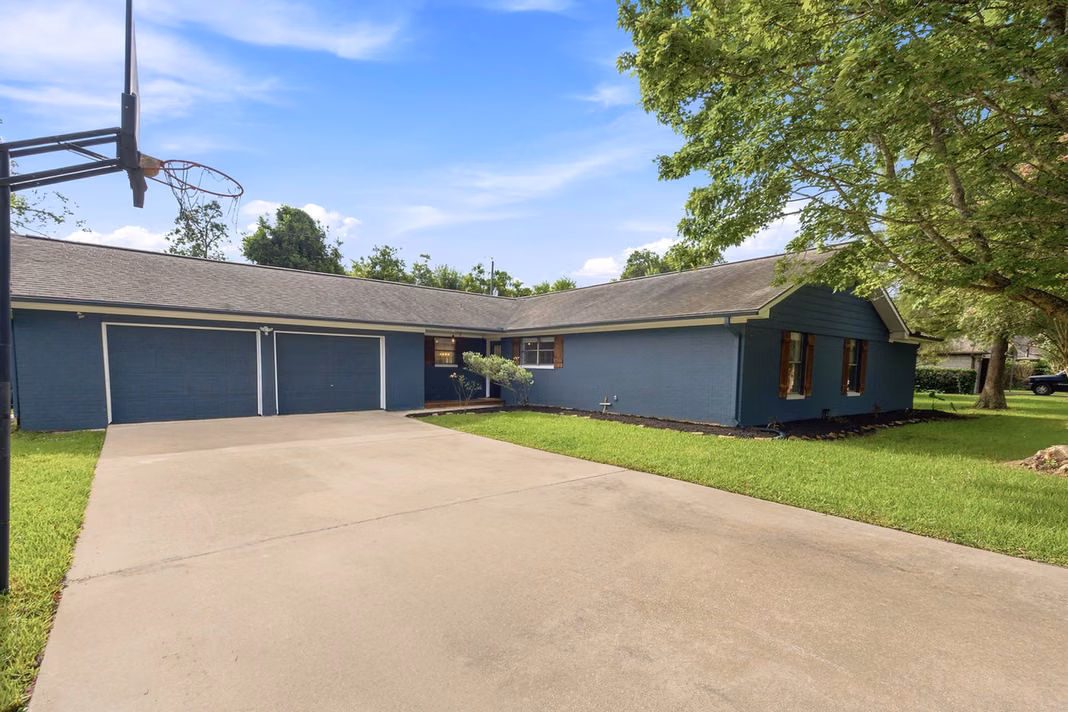 Photo 2 of 4425 Burditt Street, Santa Fe, TX