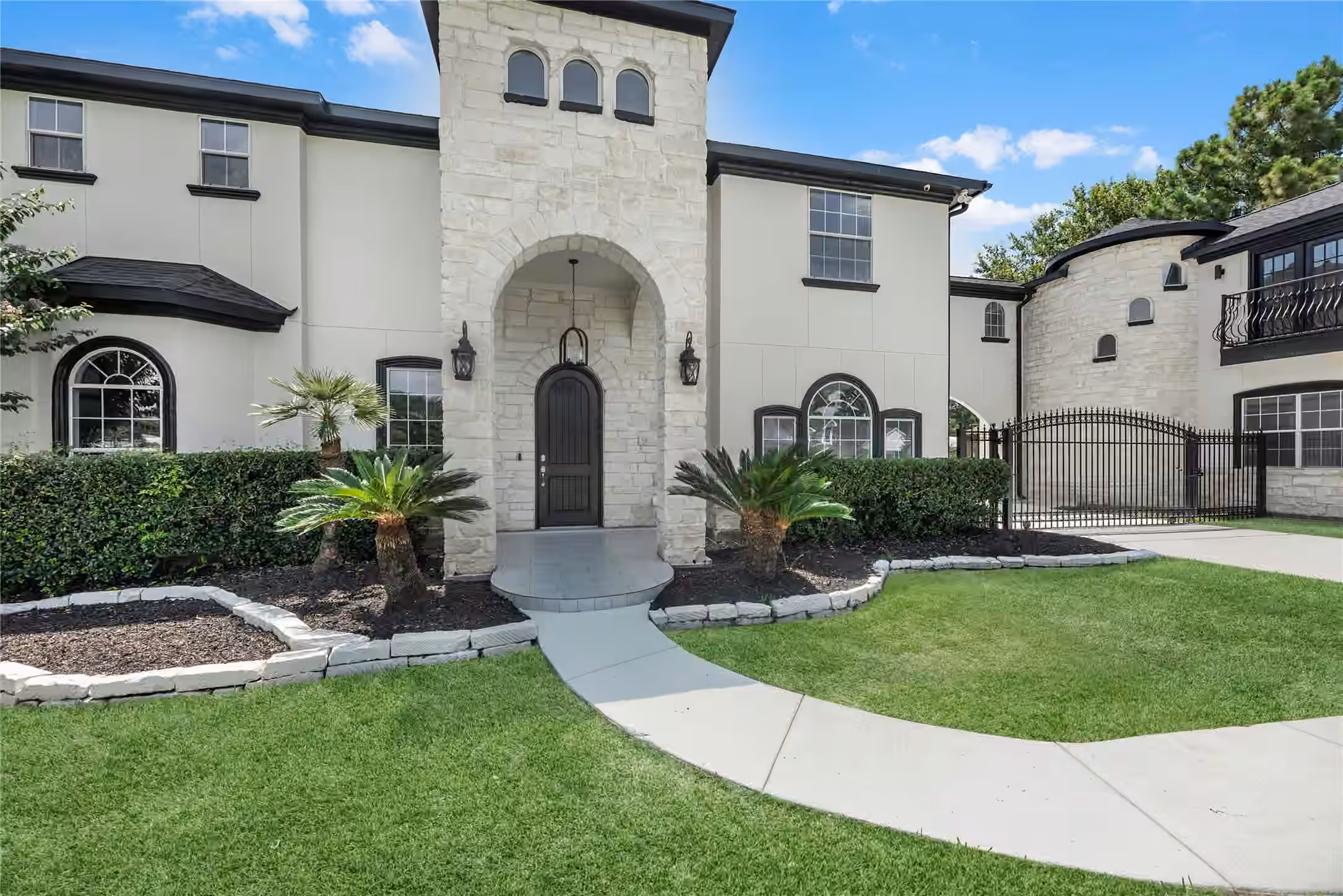 Photo 5 of 21703 Spur Circle Lane, Crosby, TX
