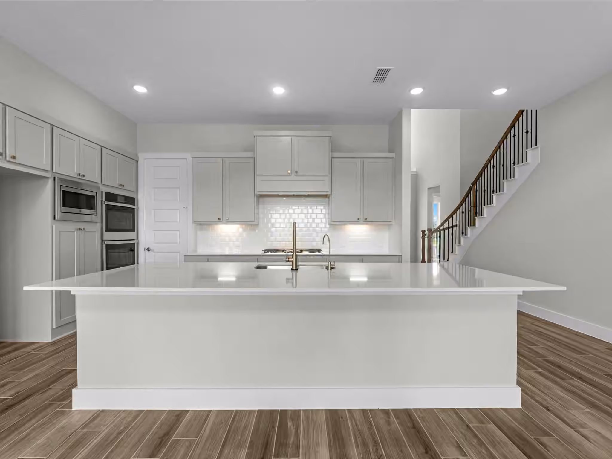 Photo 3 of 19618 Jessica View Court, Cypress, TX