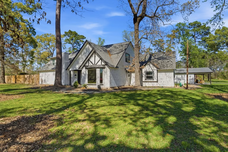 Photo 4 of 8526 Oakwood Drive, Magnolia, TX