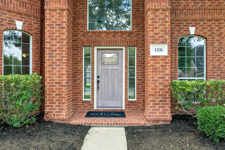 Photo 4 of 1331 SHADY BEND DRIVE, Sugar Land, TX