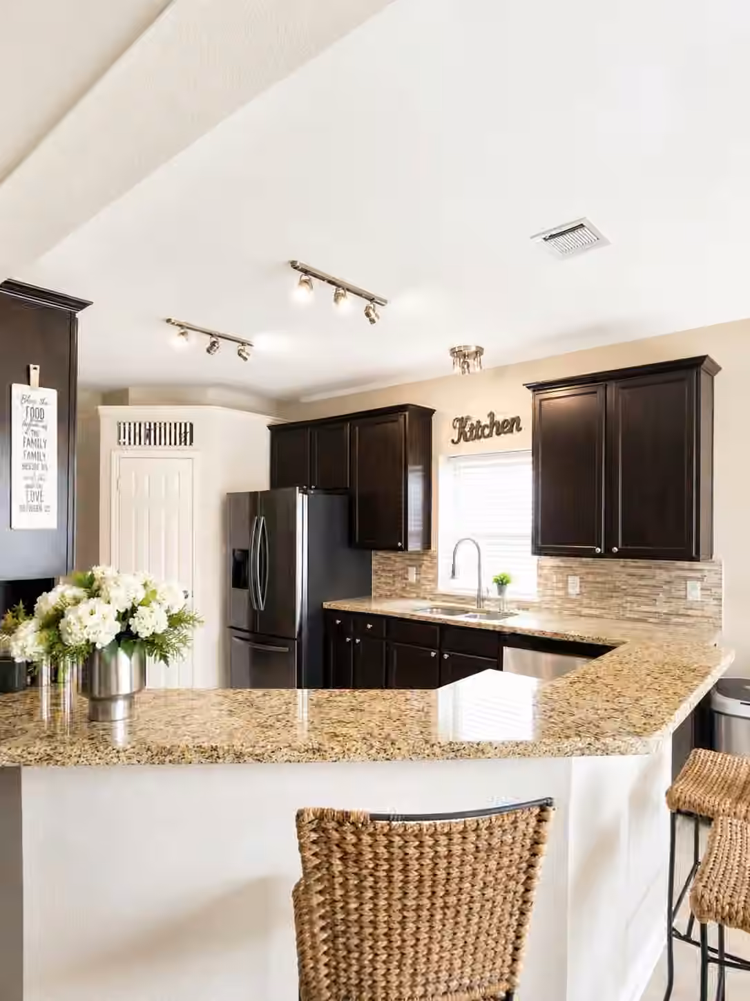 Photo 7 of 16542 Oat Mill Drive, Houston, TX