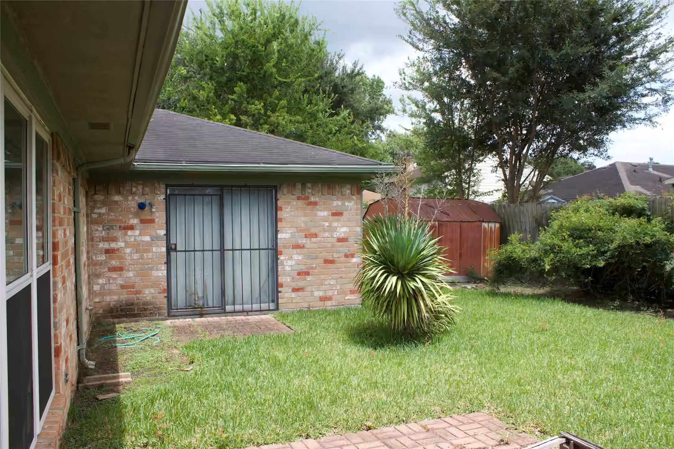 Photo 2 of 7931 Southmeadow Drive, Houston, TX