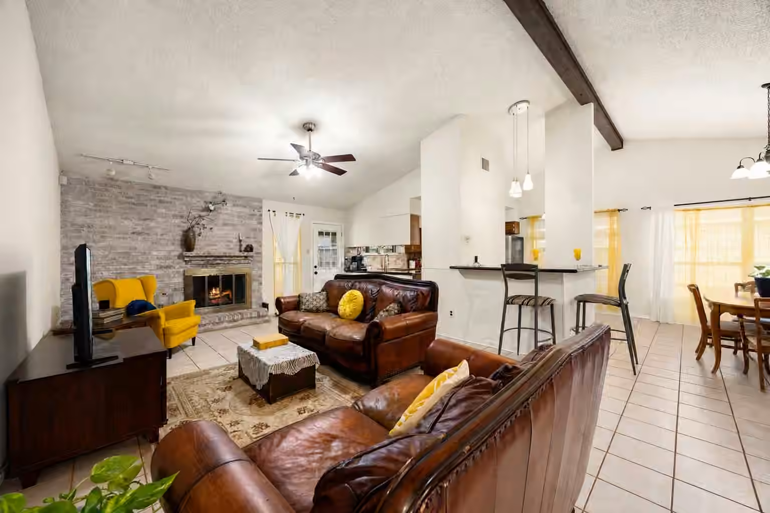 Photo 4 of 17411 Huntersglen Circle, Humble, TX