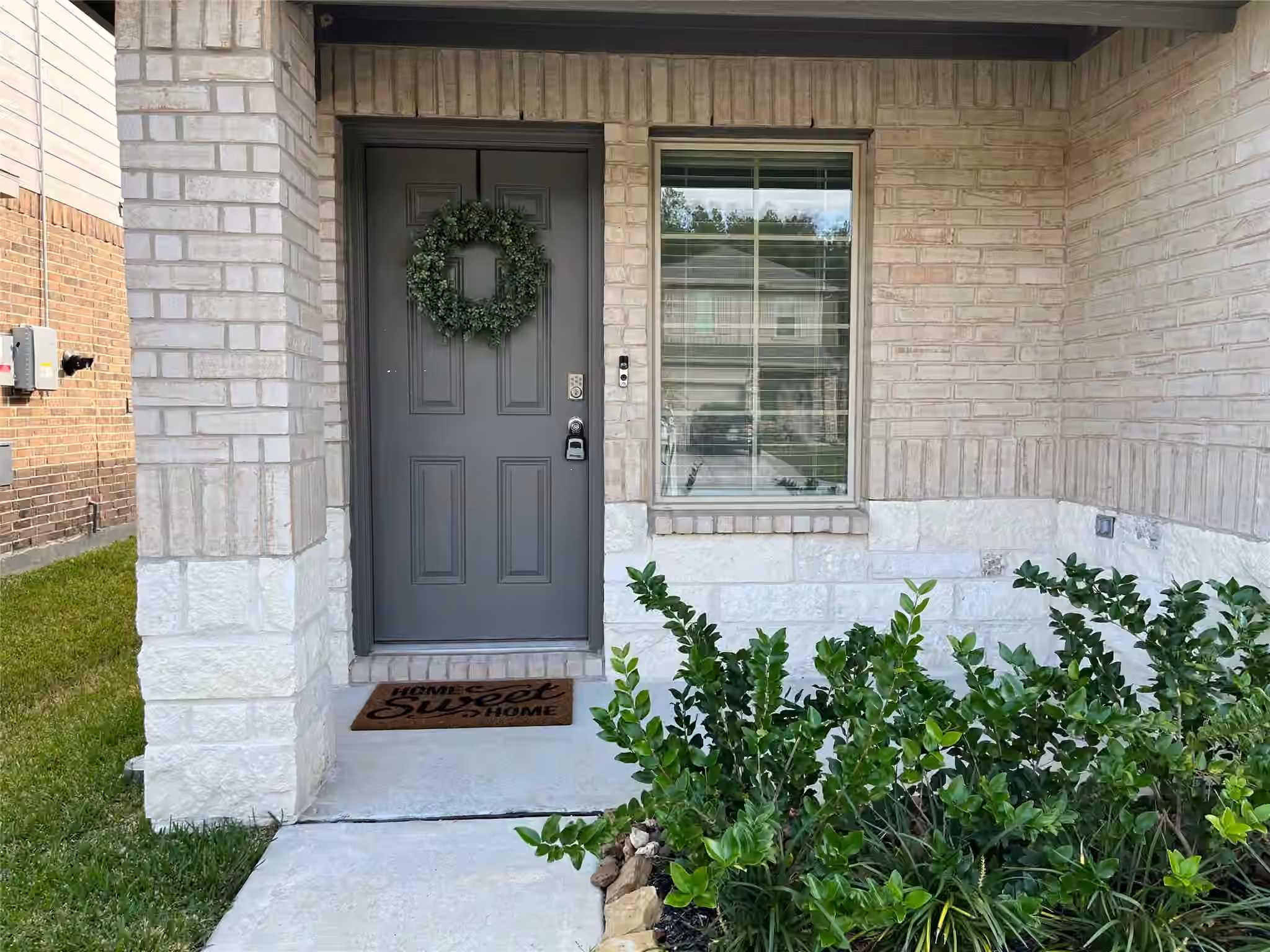 Photo 3 of 16818 Short Pines Drive, Conroe, TX