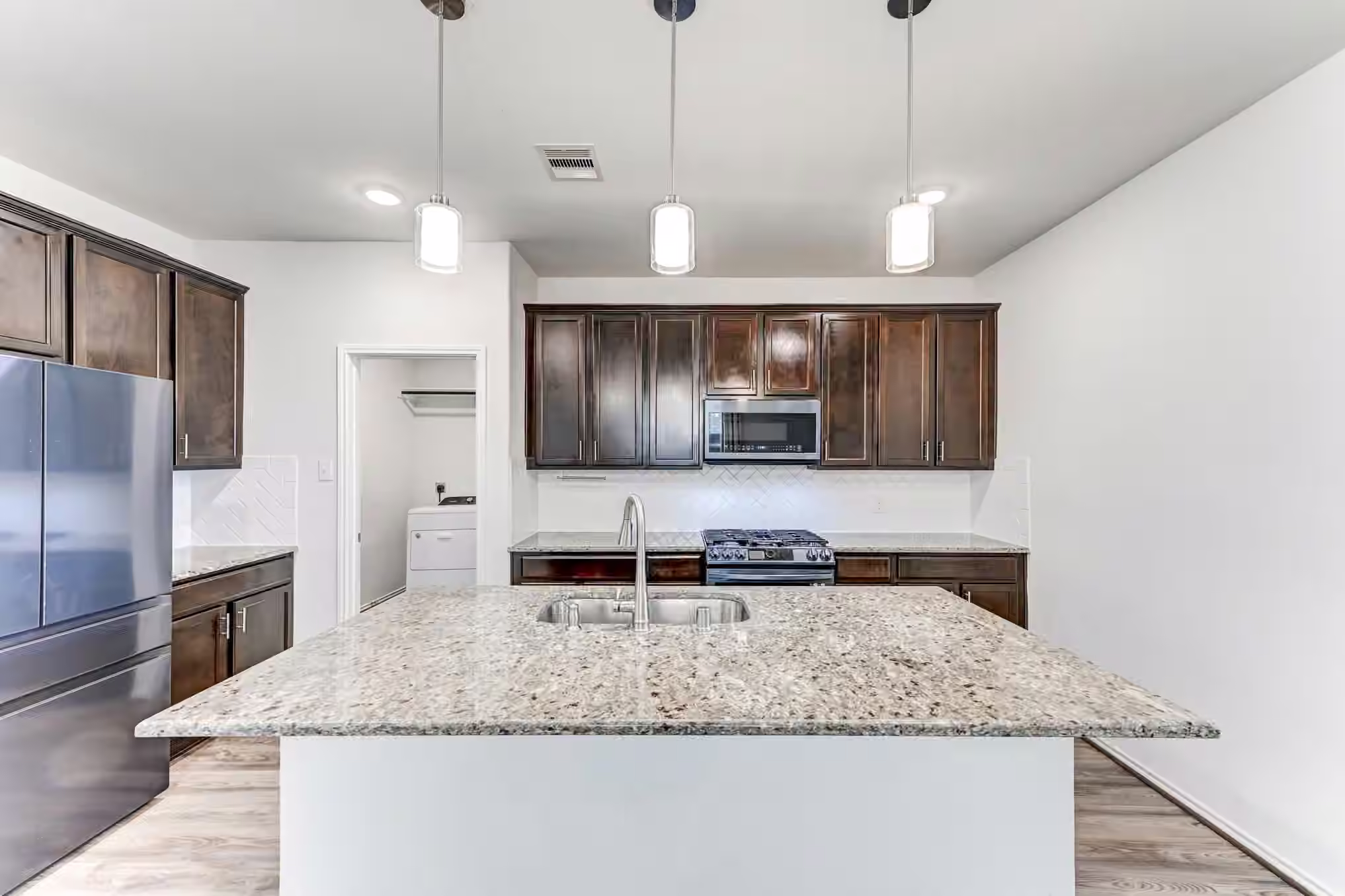 Photo 5 of 7458 Sunlit Harbor Drive, Cypress, TX