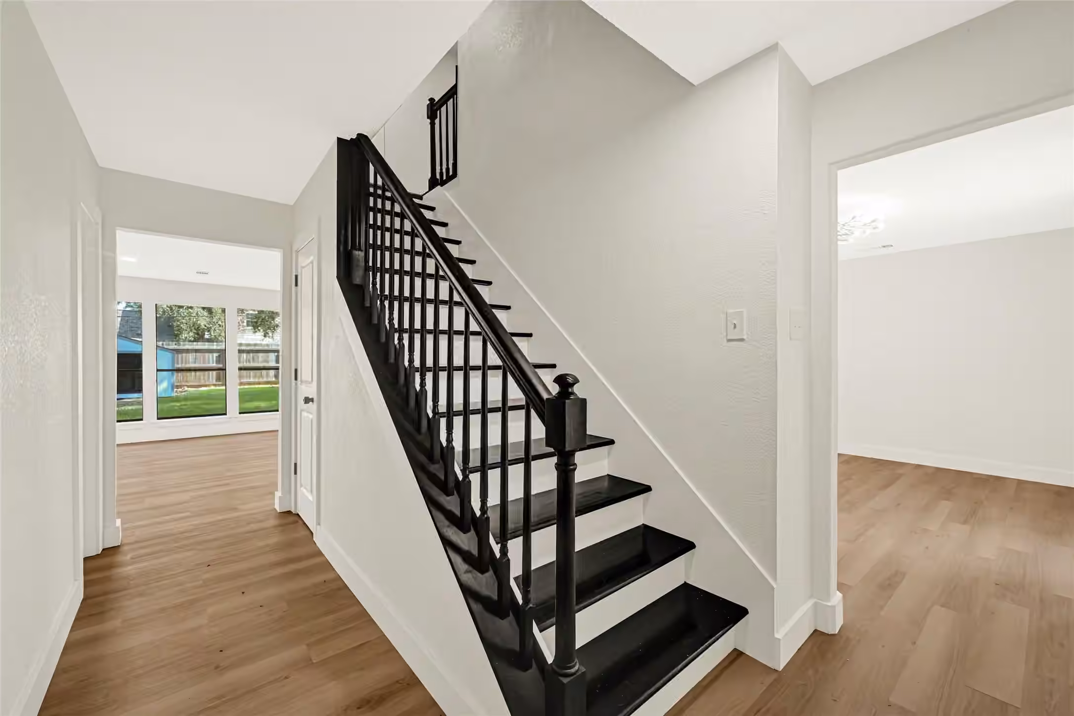 Photo 4 of 3704 Winter Haven Drive, Baytown, TX