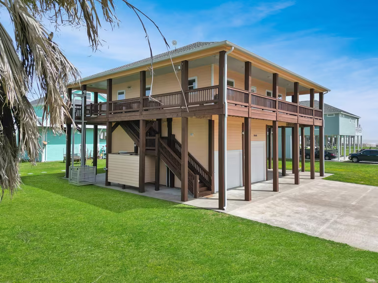 Photo 6 of 944 Raymond, Crystal Beach, TX
