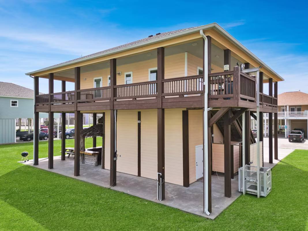 Photo 7 of 944 Raymond, Crystal Beach, TX