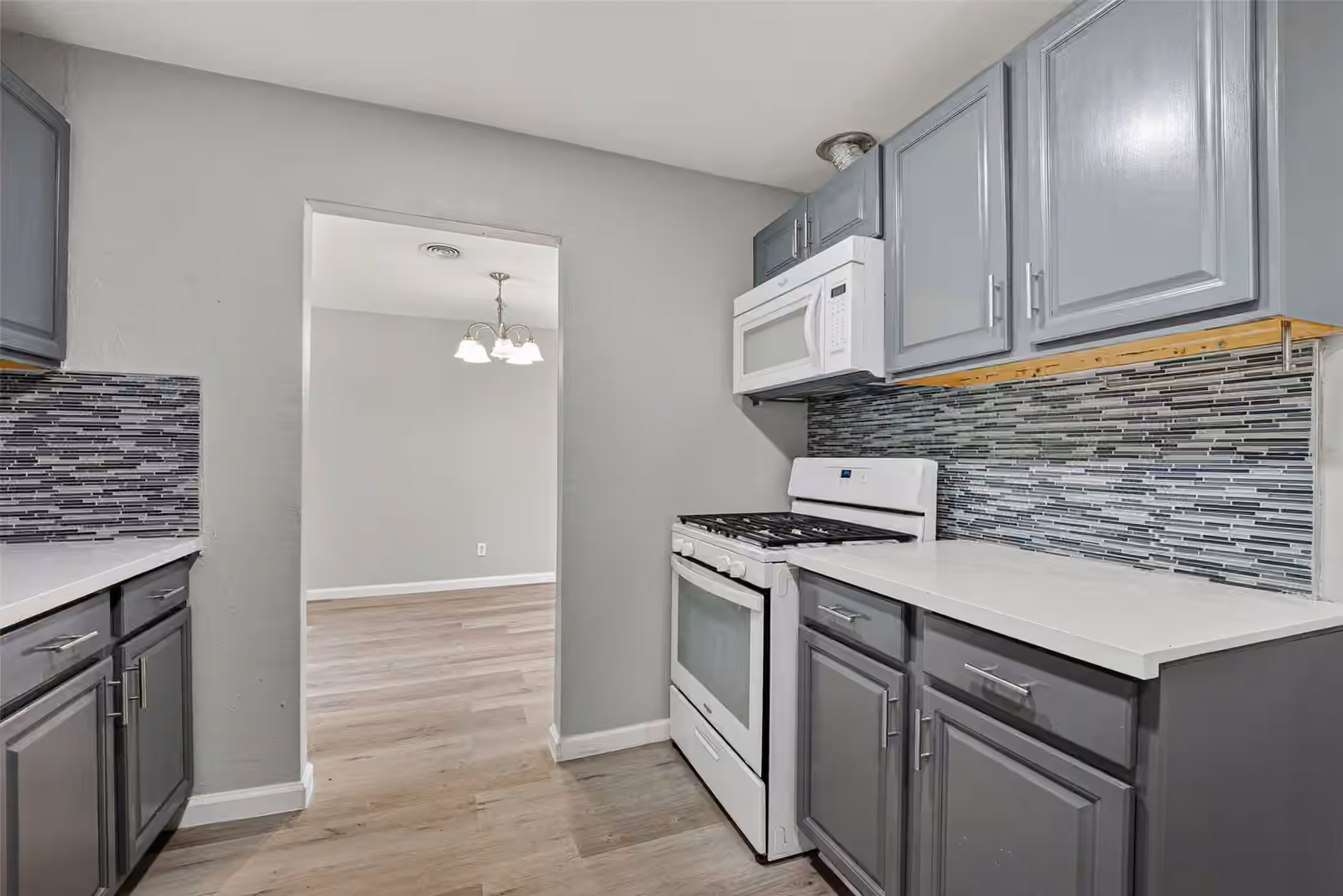 Photo 3 of 701 Oriole Lane, Pasadena, TX
