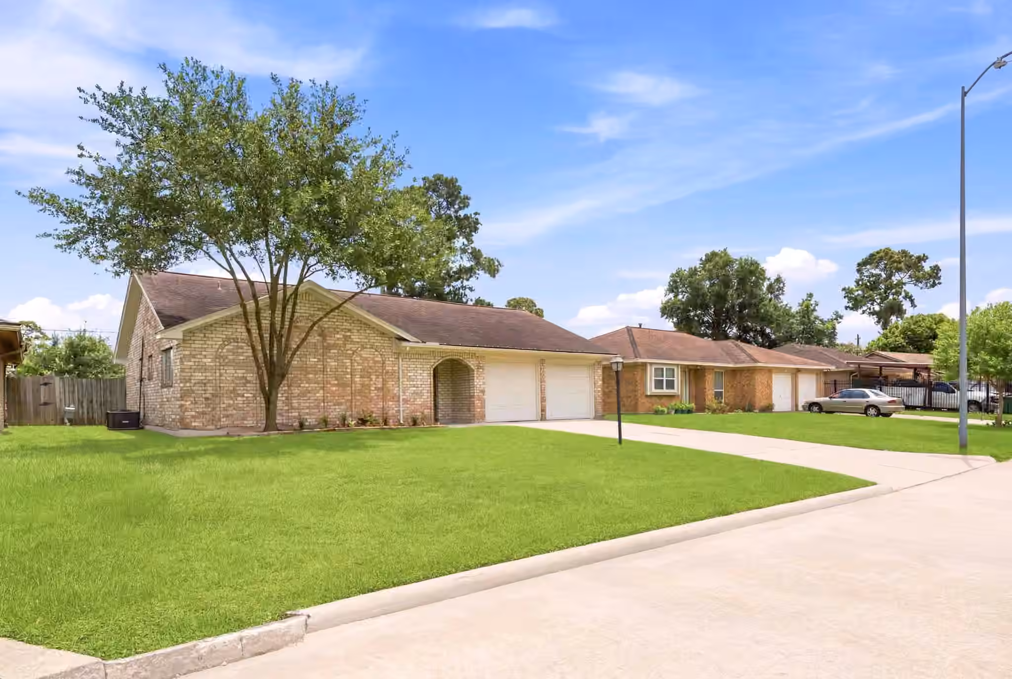 Photo 4 of 659 Grand Oaks Drive, Houston, TX