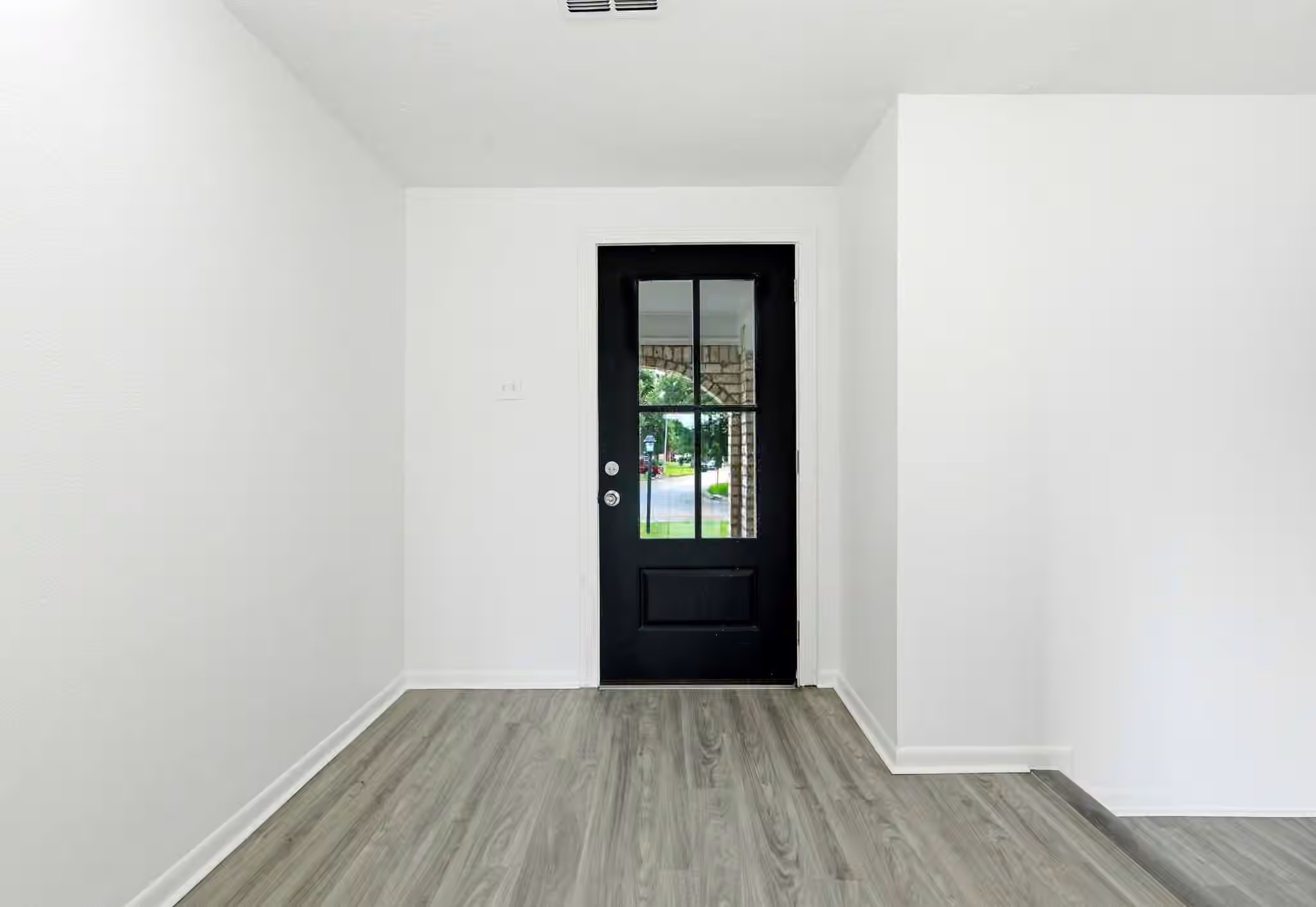 Photo 6 of 659 Grand Oaks Drive, Houston, TX