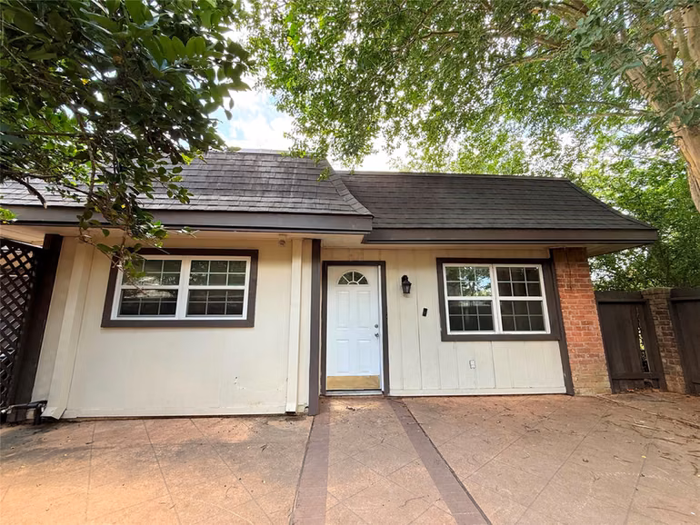 Photo of 12027 Greenwood Forest Drive 29d, Houston, TX 77066