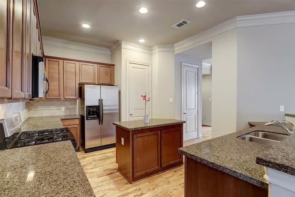 Photo 5 of 3142 Pemberton Walk, Houston, TX