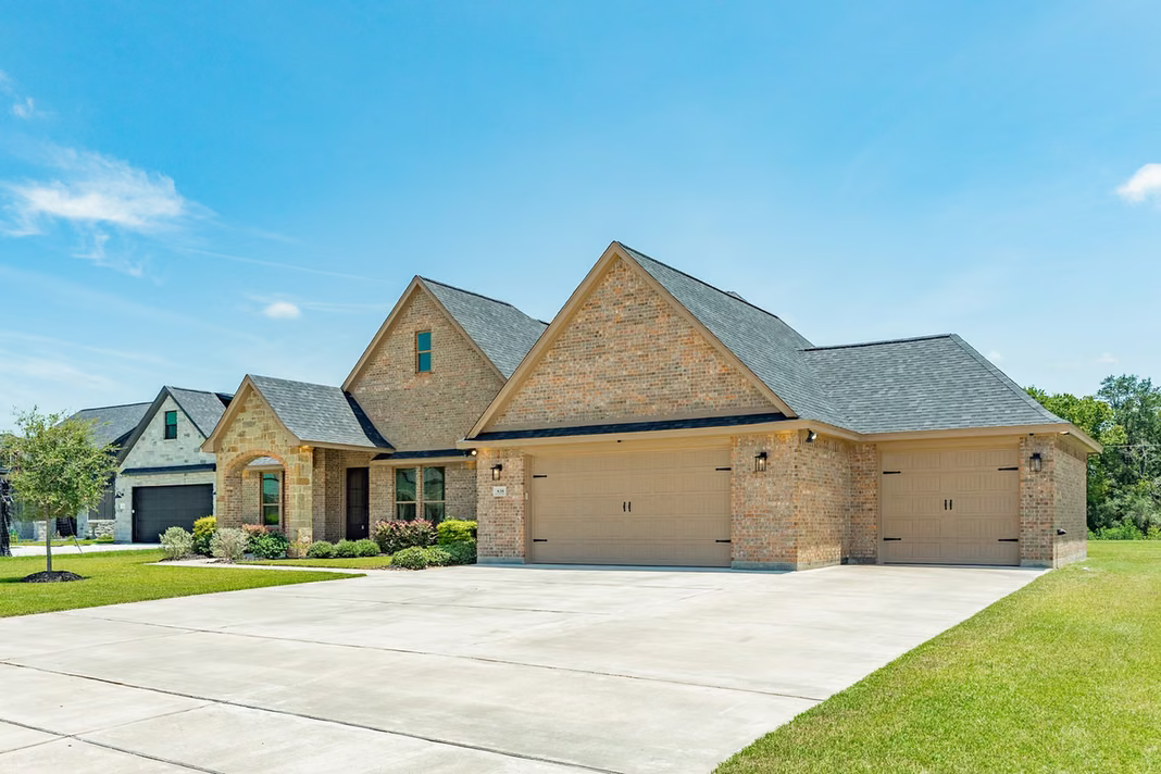 Photo 3 of 838 Oak Ridge Drive, Angleton, TX