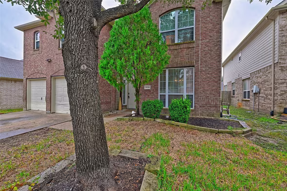 Photo 2 of 11819 Leaf Oak Drive, Houston, TX