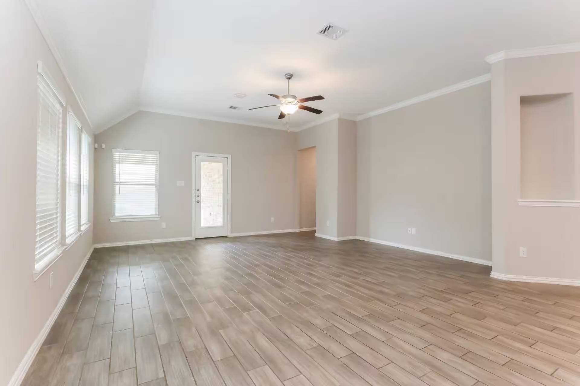 Photo 3 of 3332 Rolling View Court, Conroe, TX