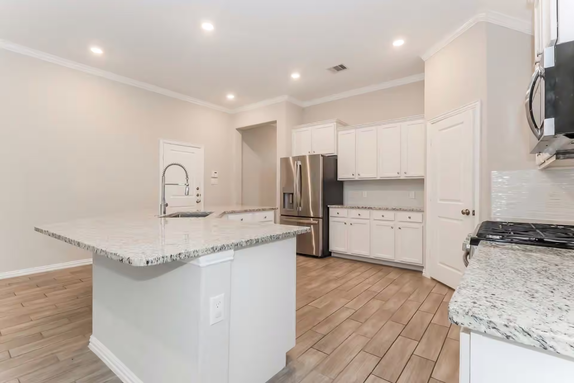 Photo 7 of 3332 Rolling View Court, Conroe, TX