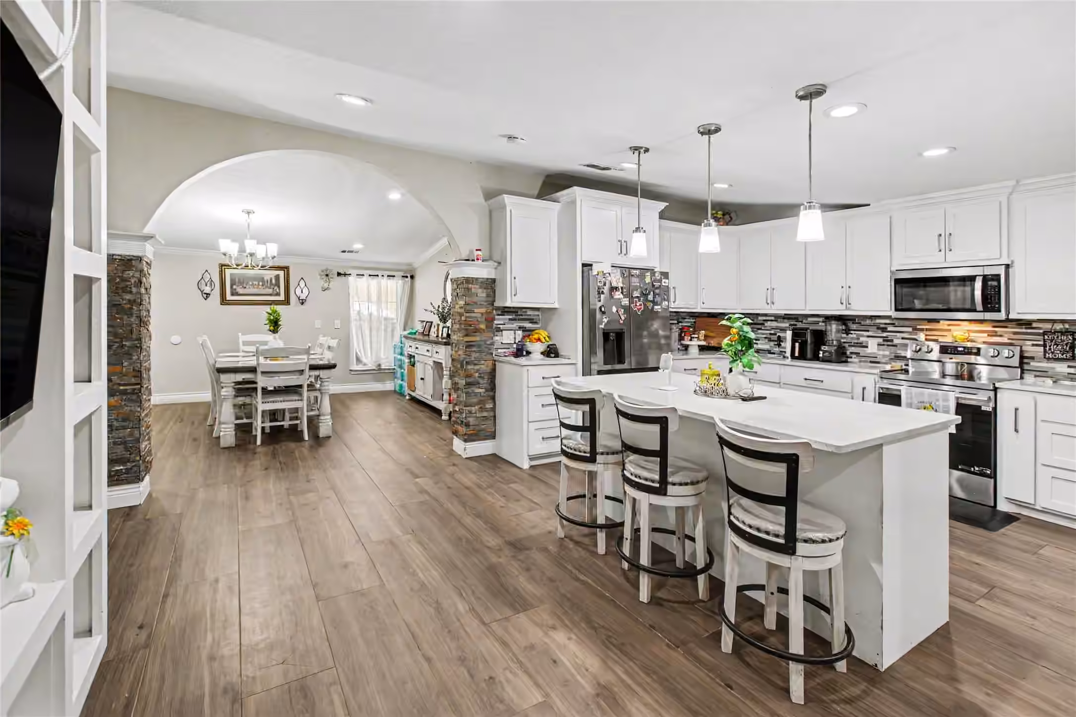 Photo 7 of 17136 Fm 1484 Road, Conroe, TX