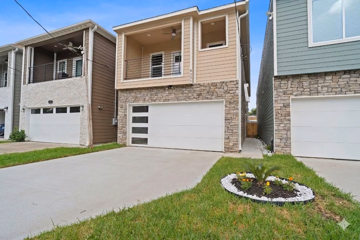Photo 2 of 8025 Virgil Street, Houston, TX