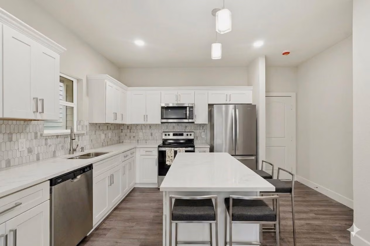 Photo 5 of 8025 Virgil Street, Houston, TX