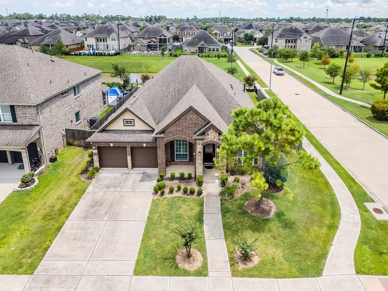 Photo of 2309 Rosehill Garden Trail, Pearland, TX 77089