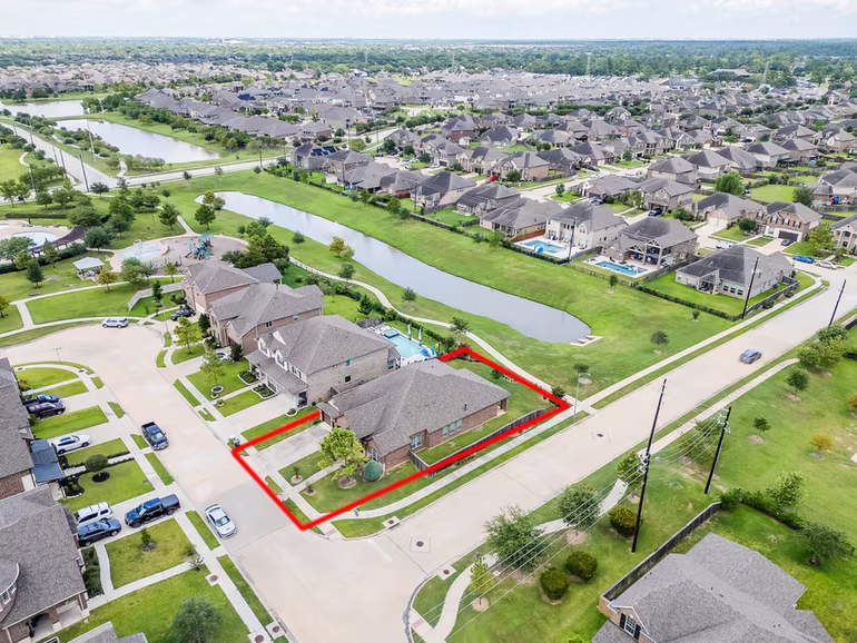 Photo 6 of 2309 Rosehill Garden Trail, Pearland, TX