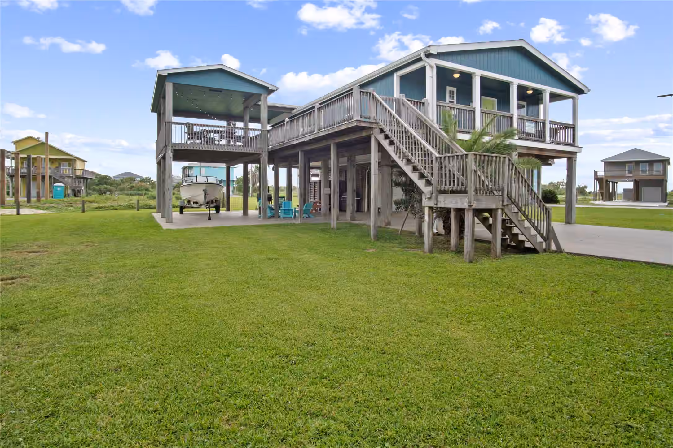 Photo 2 of 983 Driftwood Drive, Crystal Beach, TX
