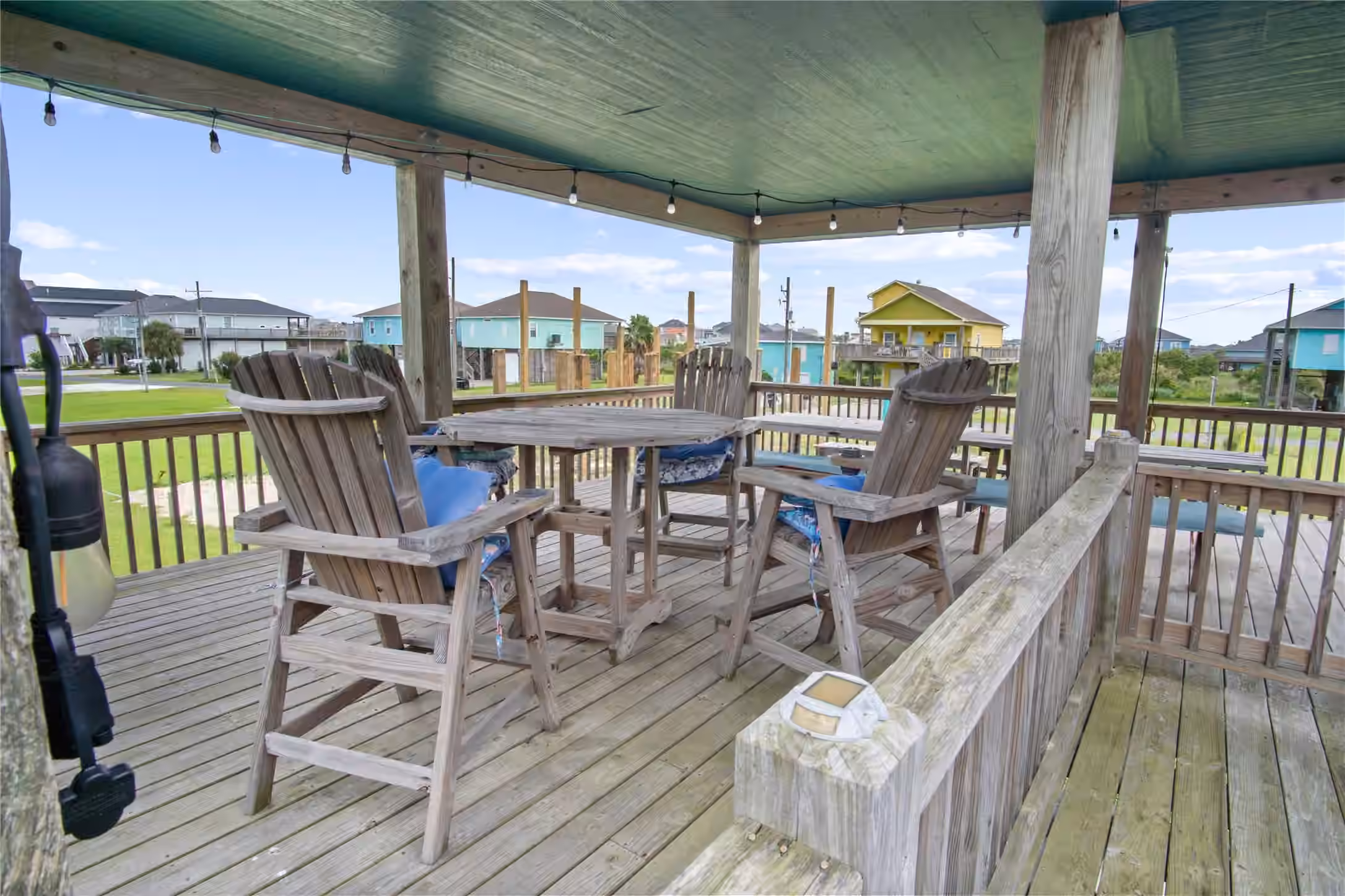 Photo 5 of 983 Driftwood Drive, Crystal Beach, TX