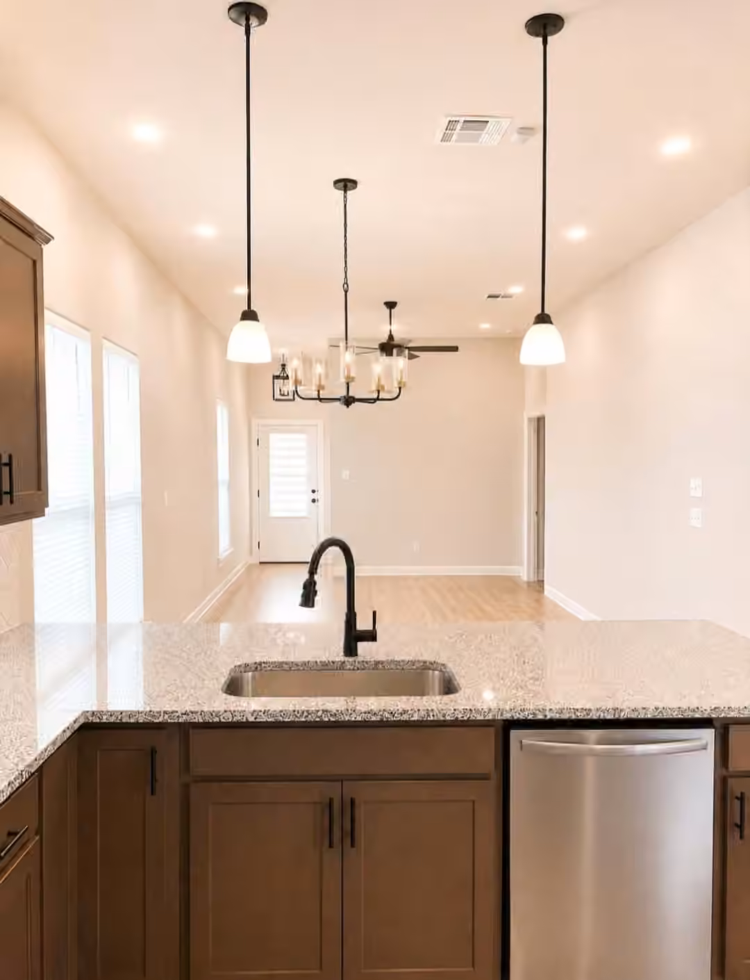 Photo 3 of 10906 Tawny Ridge, Beasley, TX