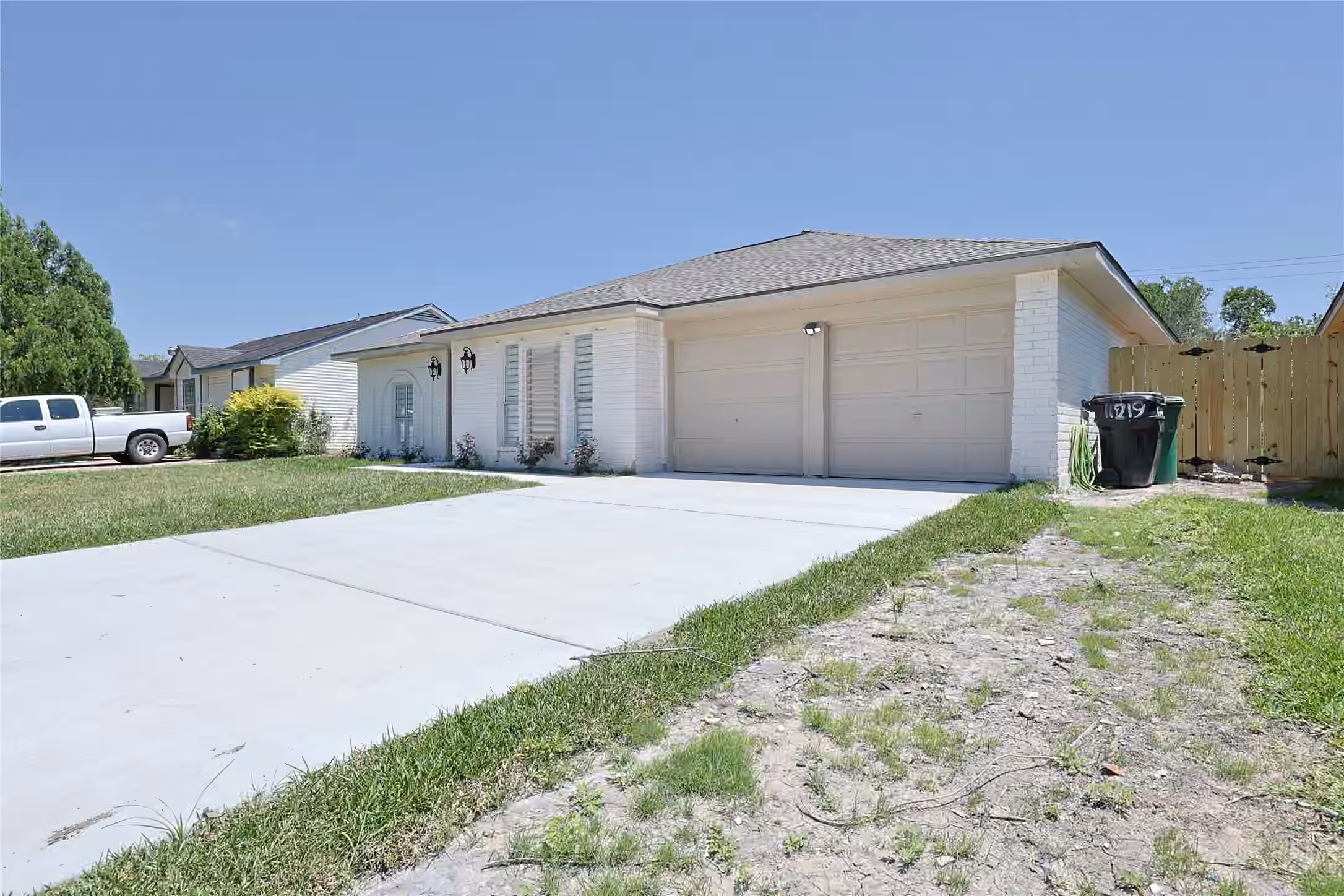 Photo 2 of 11219 Newbrook Drive, Houston, TX