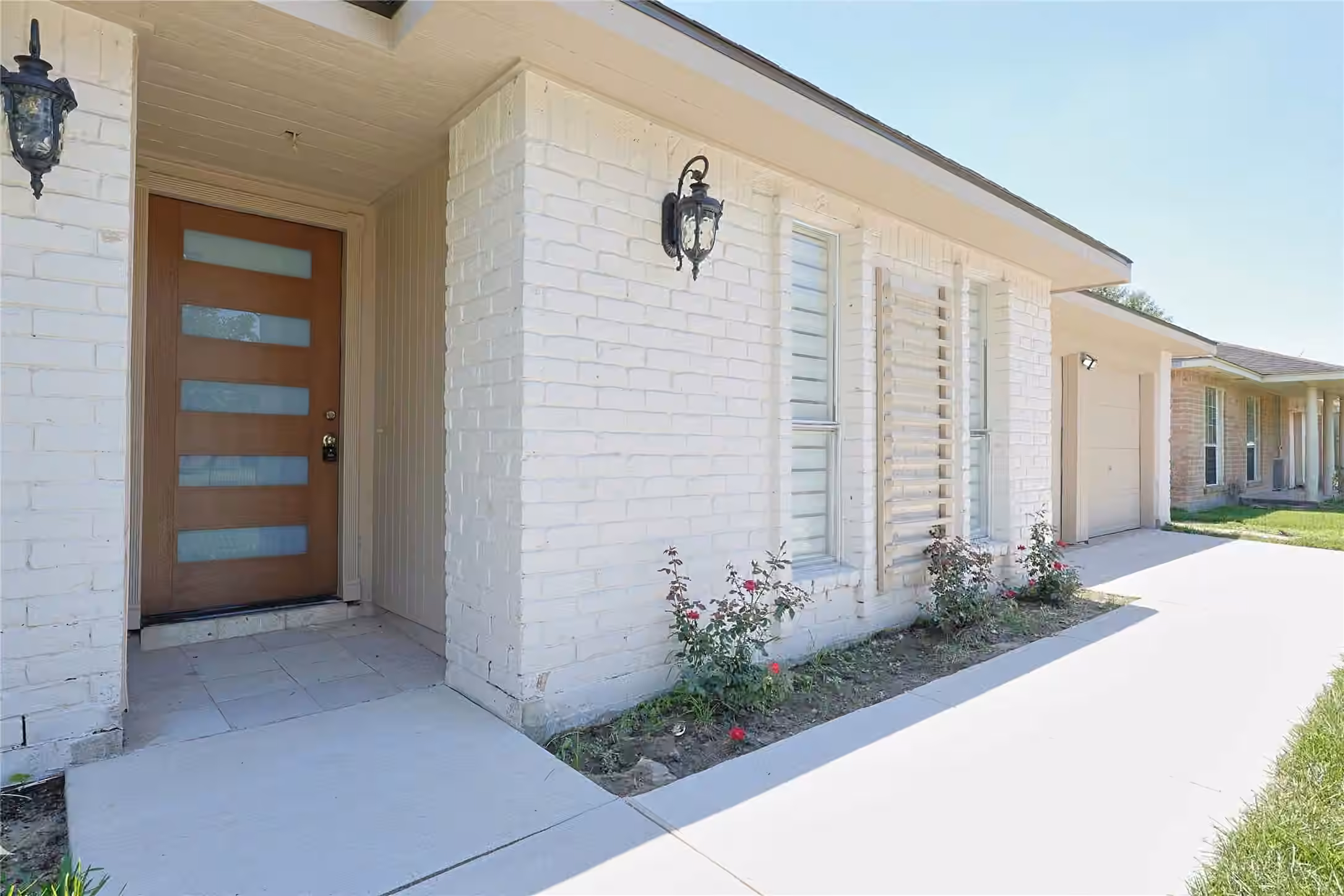 Photo 3 of 11219 Newbrook Drive, Houston, TX