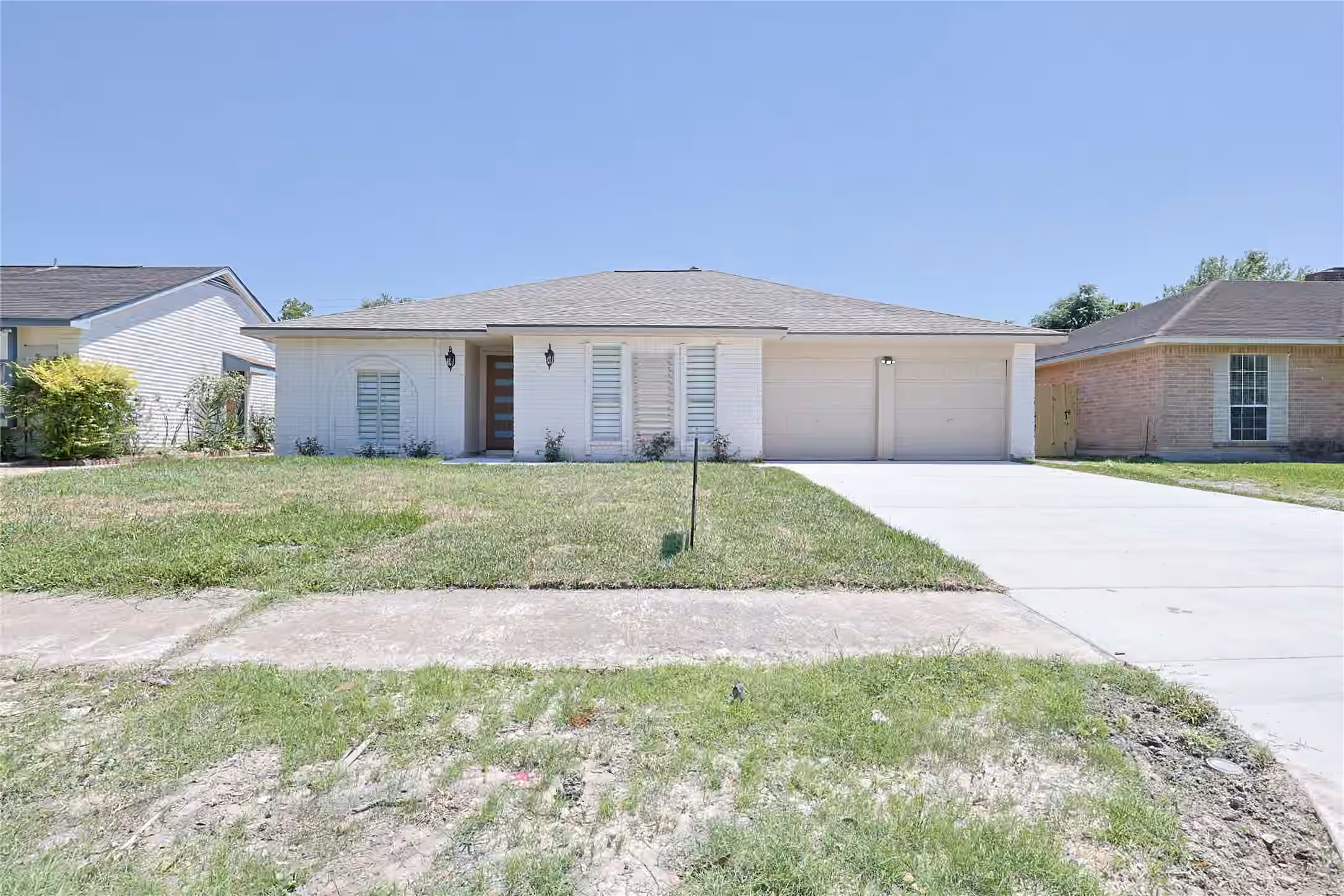 Photo 4 of 11219 Newbrook Drive, Houston, TX