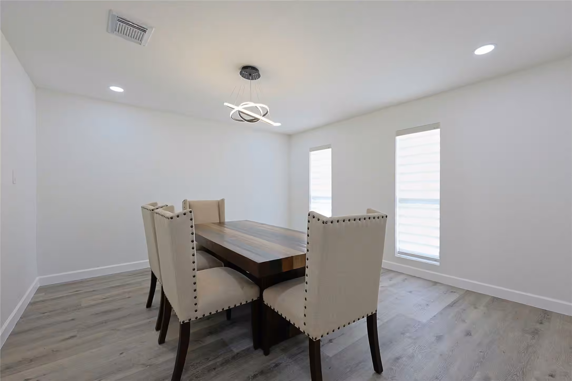Photo 5 of 11219 Newbrook Drive, Houston, TX