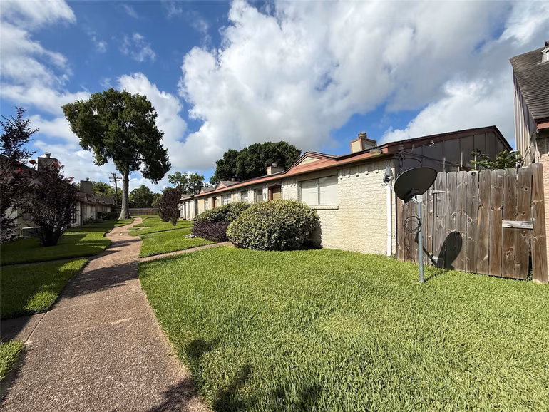 Photo 4 of 7943 W Airport Boulevard, Houston, TX