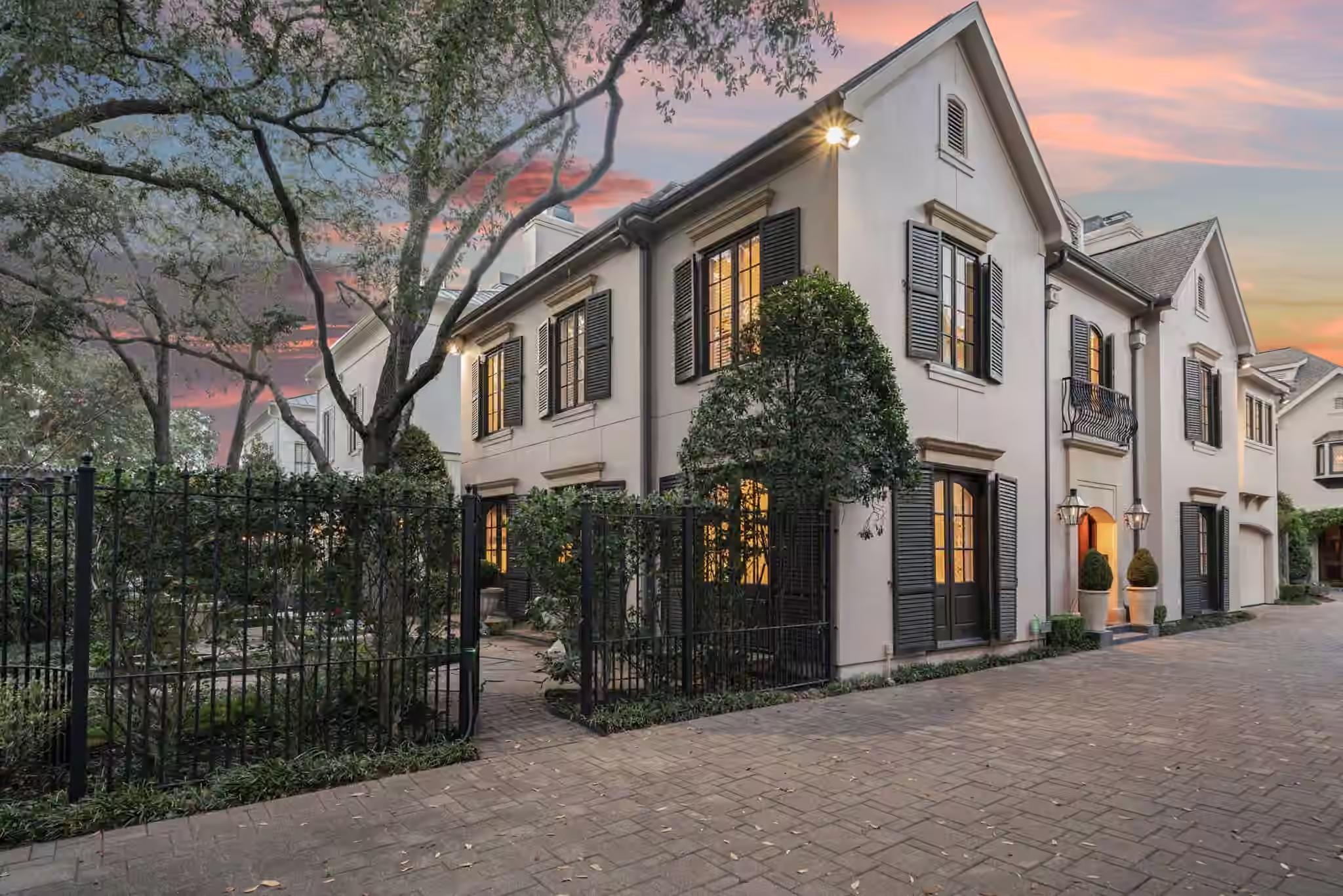 Photo of 5012 Tangle Lane, Houston, TX 77056