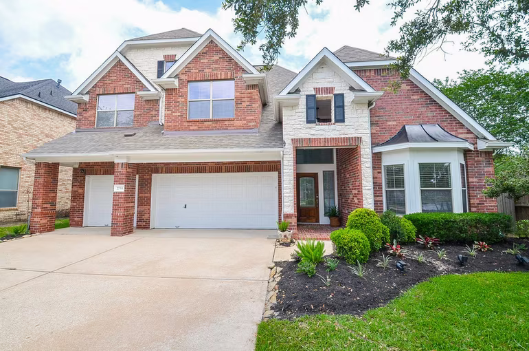 Photo 2 of 2735 Driftwood Drive, Manvel, TX